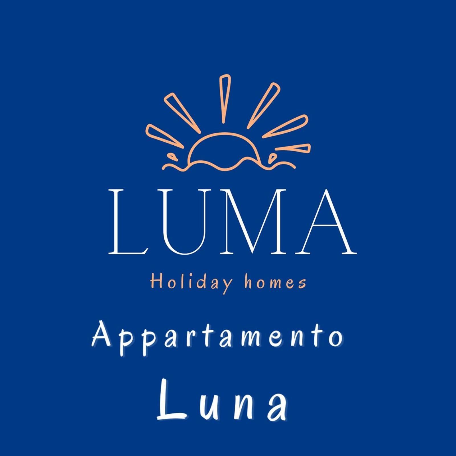 Luma Holiday Homes Mondragone Exteriér fotografie